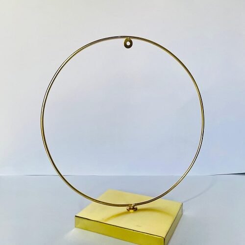 Round Metal Loop Stand